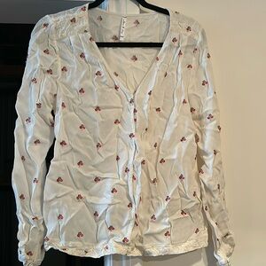 Willow and Clay 100% Viscose top with small embroidered flowers